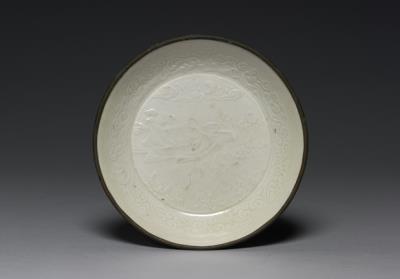 图片[3]-Dish with impressed decoration of a water buffalo gazing at the moon in white glaze, Ding ware, Jin dynasty, 12th-13th centuries-China Archive